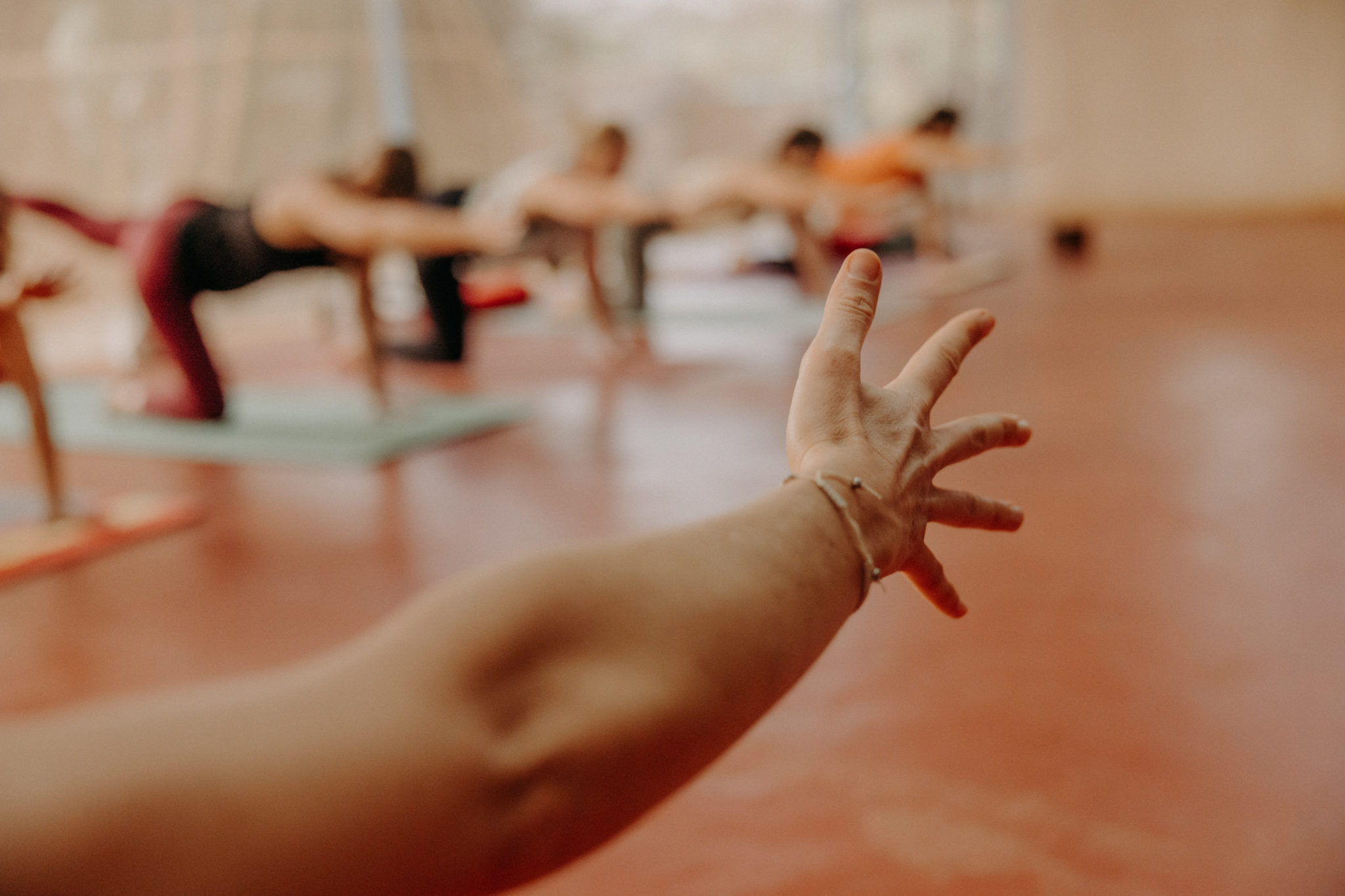 Une séance de yoga privée, pratiquée par Sophie Piccolo de Instants Yoga Arcachon.